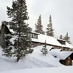 Tamarack Lodge